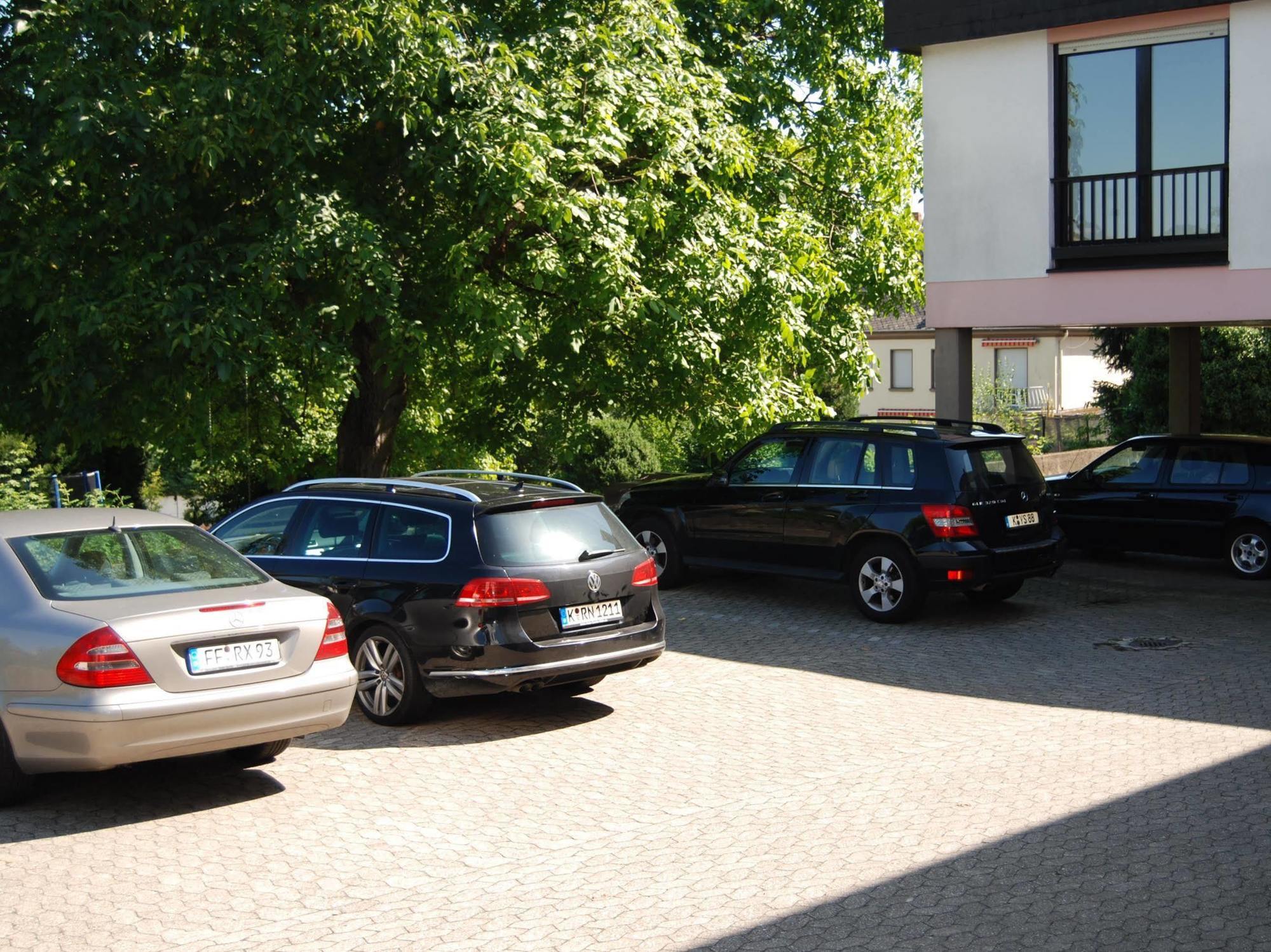 Hotel Am Martinsberg Andernach Exterior photo